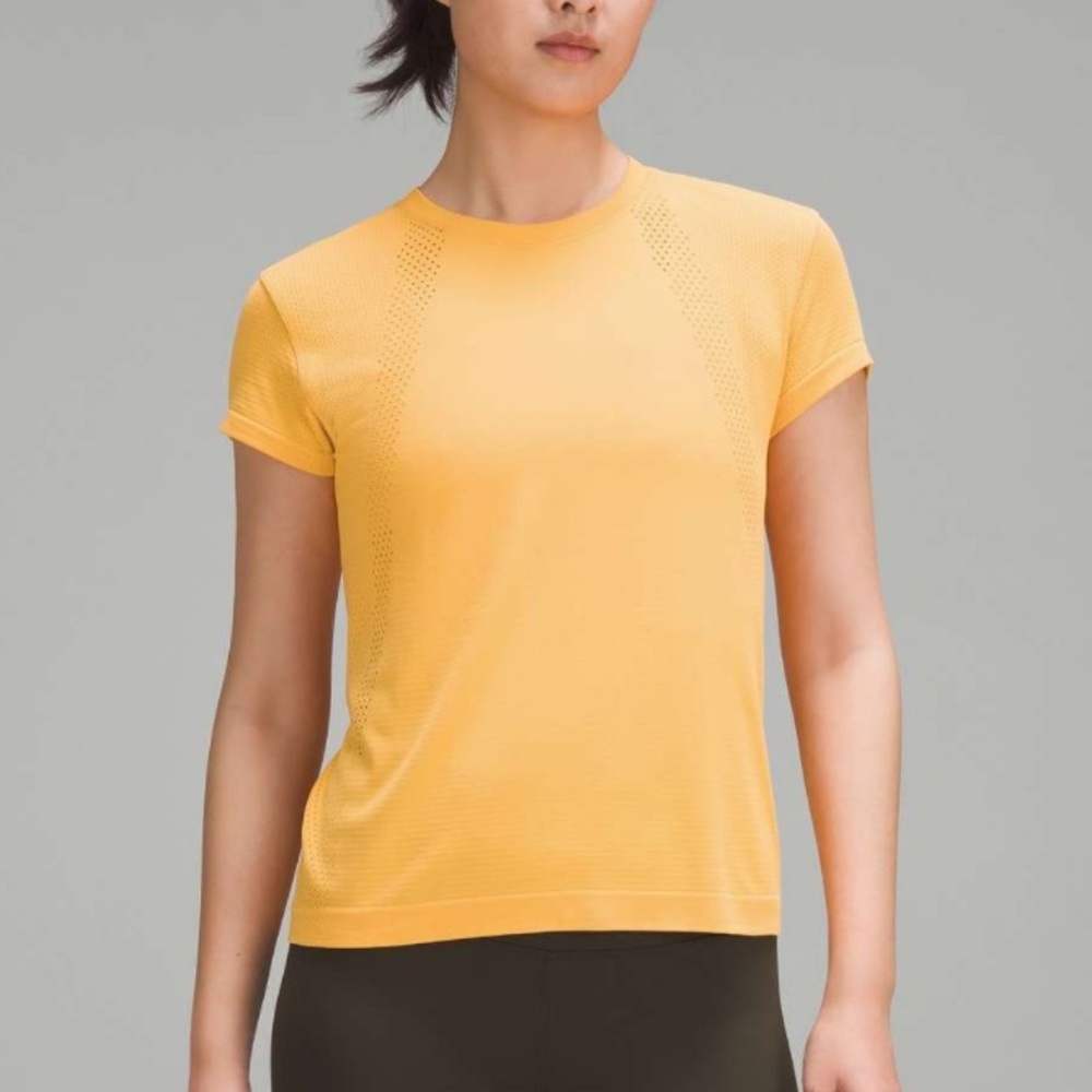 Lululemon‎ Train To Be Short Sleeve Shirt Mango Dream Size 4